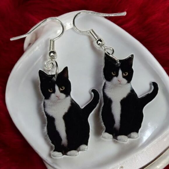 Black Tuxedo Cat 🐈‍⬛ Earrings Animal Dangle Shiny Acrylic Tux Kitty Cute Gift - Picture 1 of 9